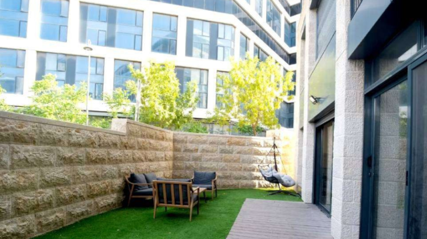 4pieces Kyriat Haleom 3