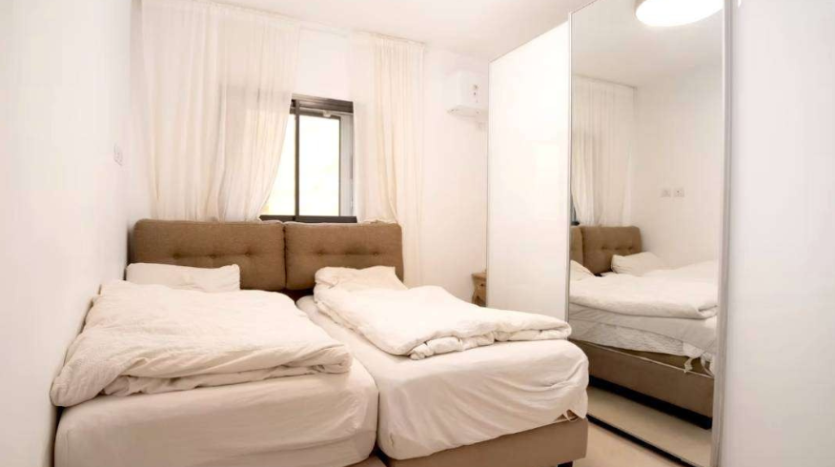 4pieces Kyriat Haleom 6