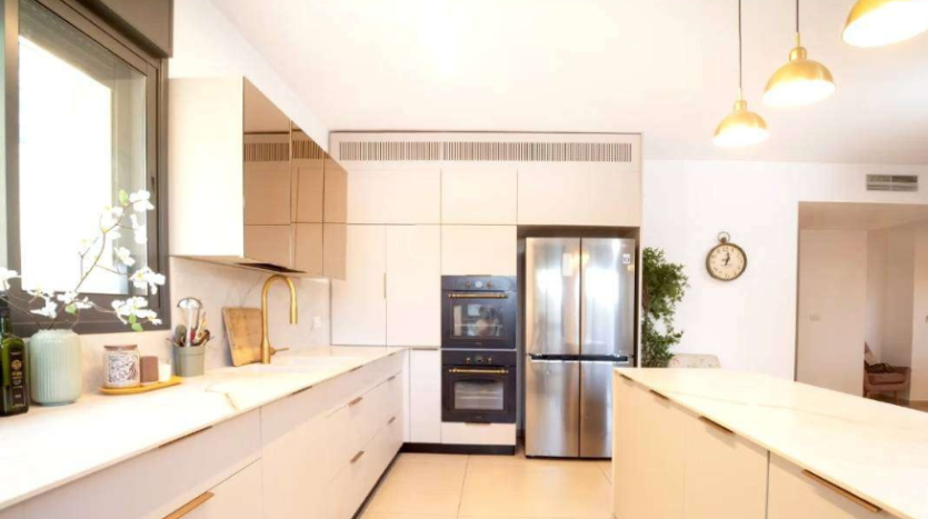 4pieces Kyriat Haleom 7