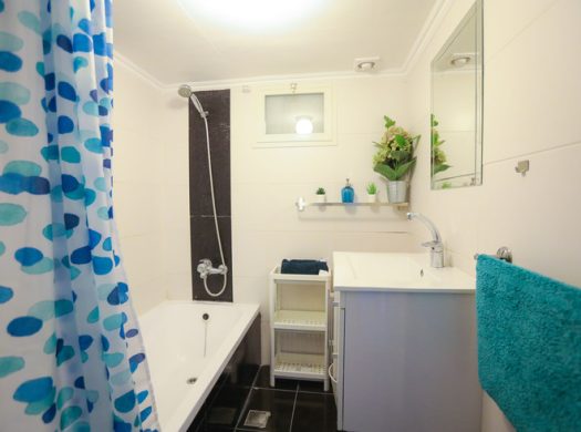 Prime Investment: 5-Suite Apartment in Central Jerusalem