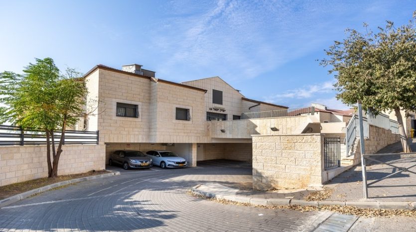 Har Homa Penthouse 13