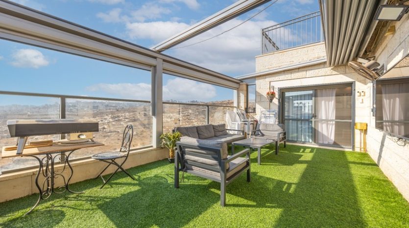 Har Homa Penthouse 3