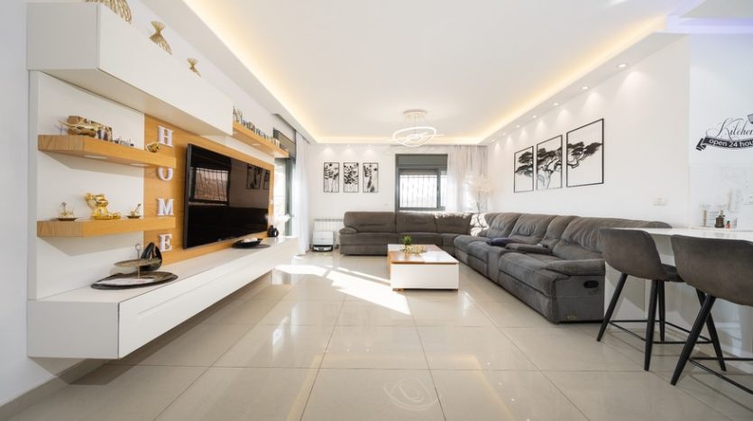 Har Homa Penthouse 9