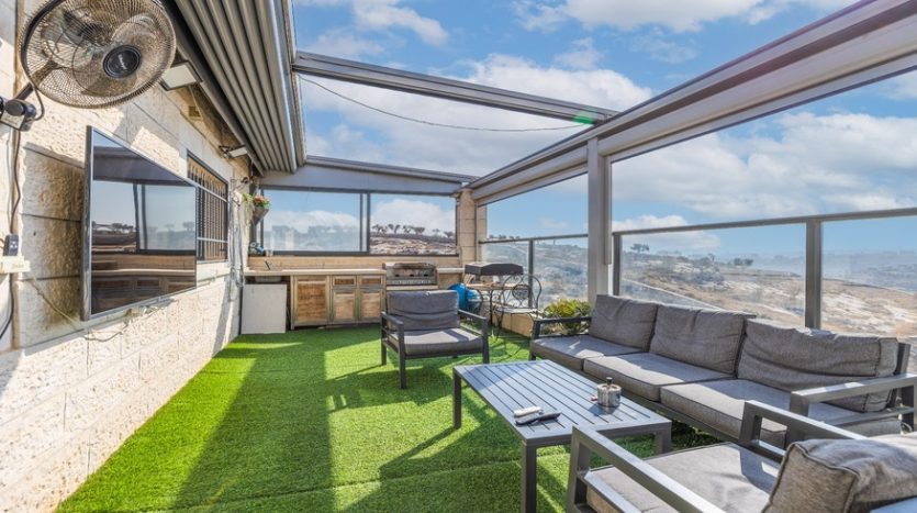 Har Homa Pentthosue 4