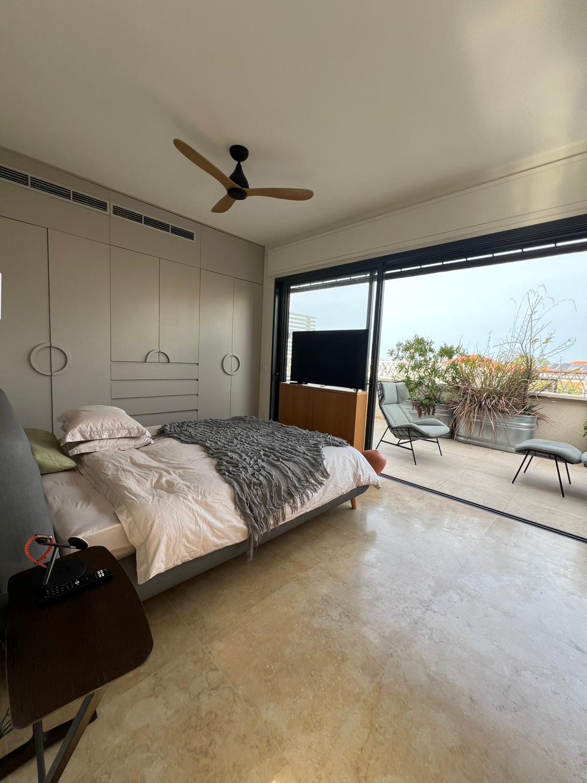 Chambre parentale avec terrasse et vue mer, maison Jaffa Tel-Aviv