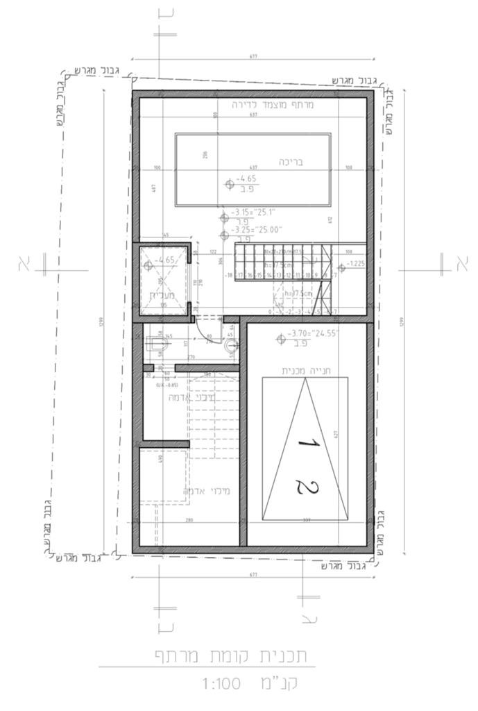 Plan du sous-sol : piscine intérieure, parking mécanique 2 voitures et ascenseur, maison Jaffa Tel-Aviv
