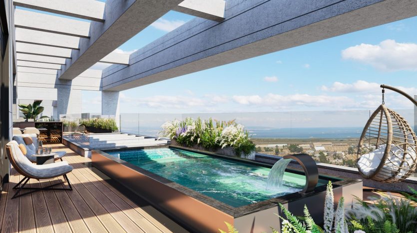 Piscine sur le toit du programme STORY a Netanya avec vue panoramique sur la mer et la vallee
